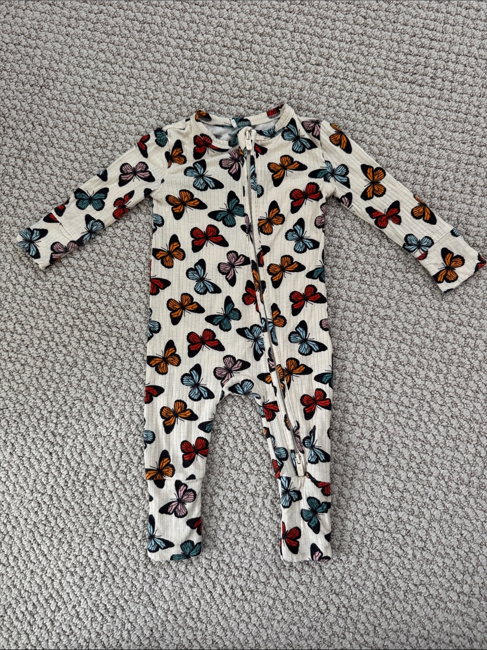 EUC *RETIRED* Posh Peanut โLarisaโButterfly One-Piece Zipper Romper (0-3mo.)